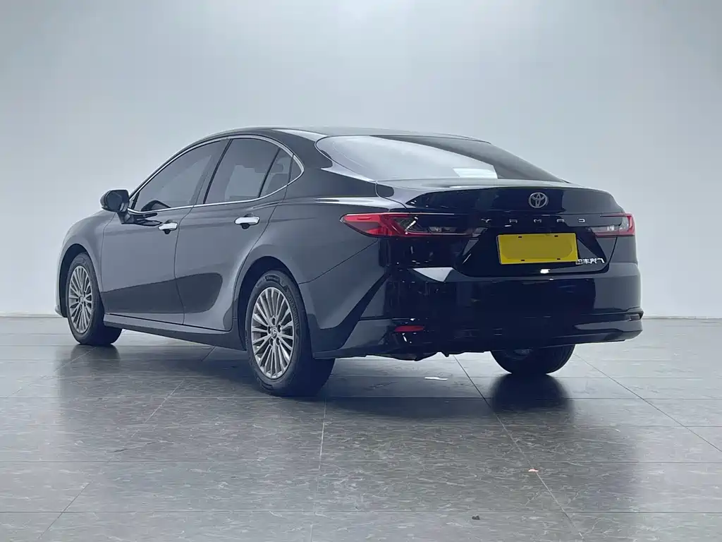 Toyota Camry — миниатюра 6