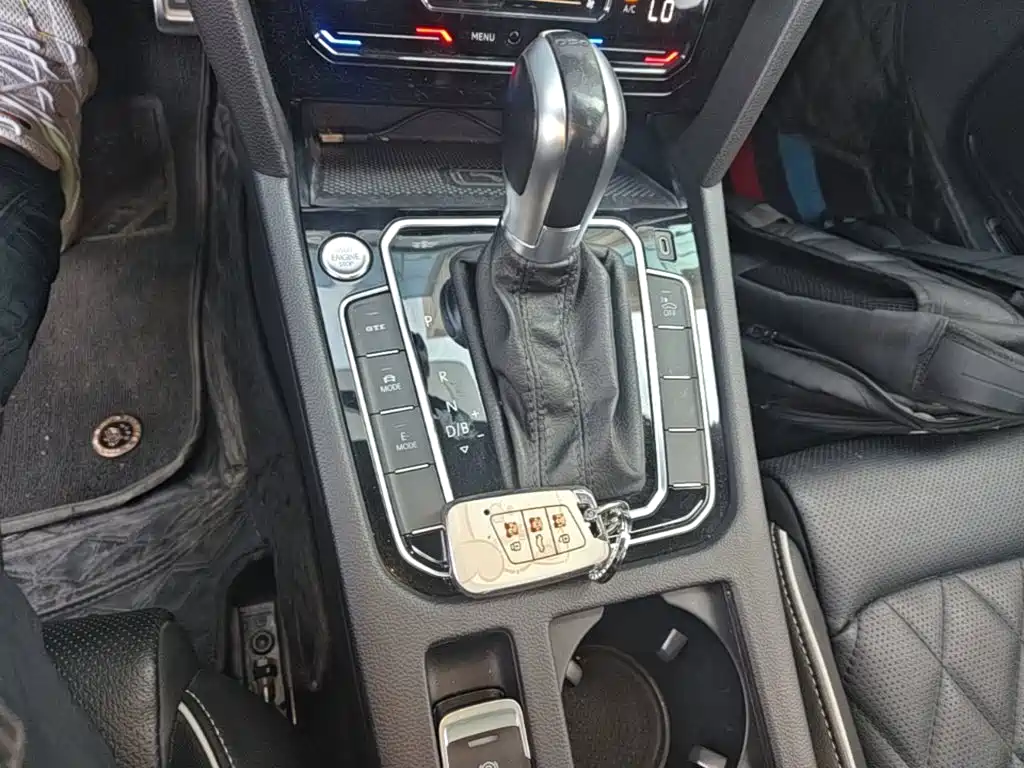 Volkswagen Magotan PHEV — миниатюра 14