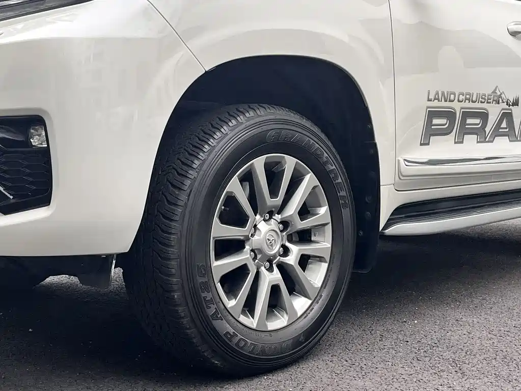 TOYOTA PRADO