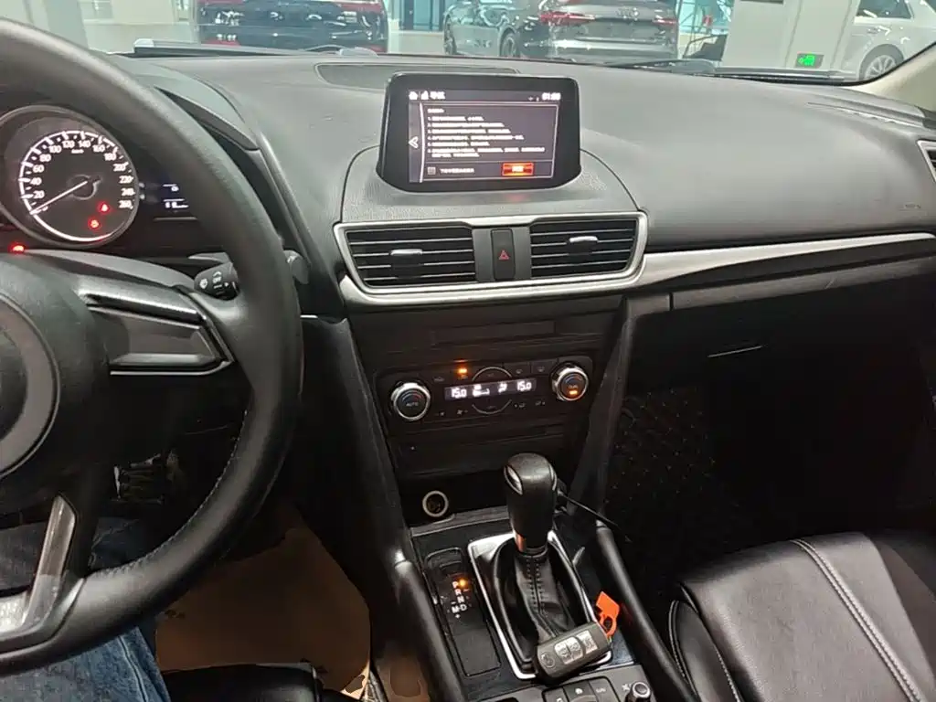 Mazda 3 Axela — миниатюра 10