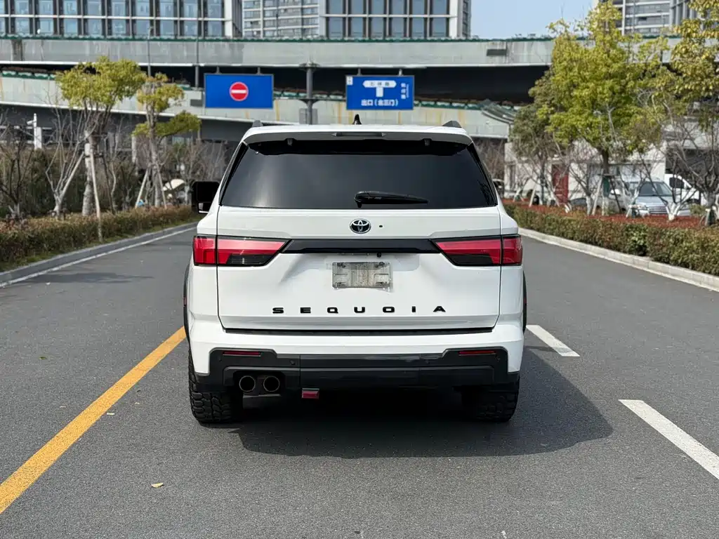 Toyota Sequoia 2023 3.5L