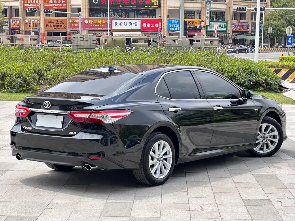 TOYOTA CAMRY