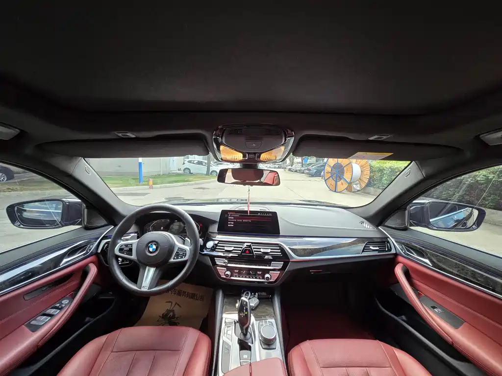 BMW 5 Series — миниатюра 6