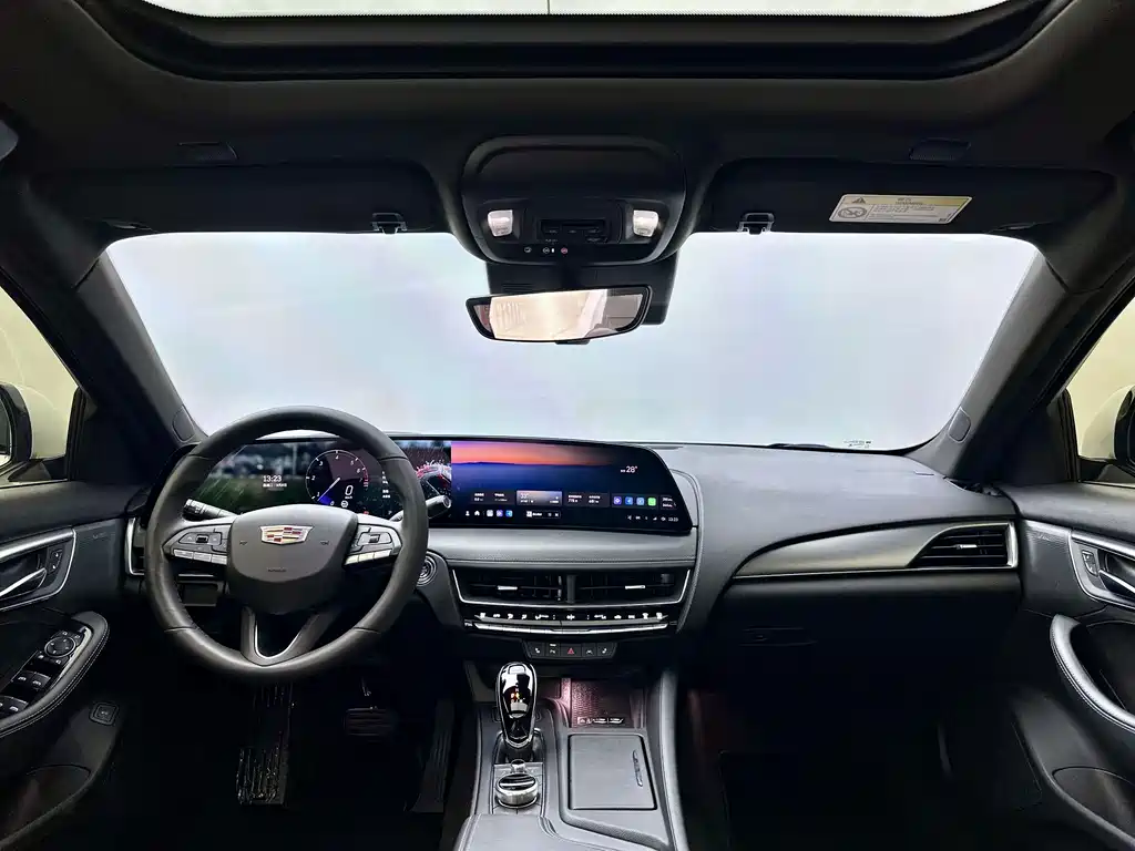 Cadillac CT5 — миниатюра 6