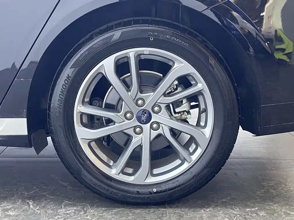 Ford Mondeo — миниатюра 10