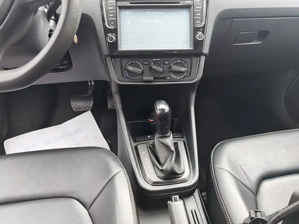 Volkswagen Santana — миниатюра 14