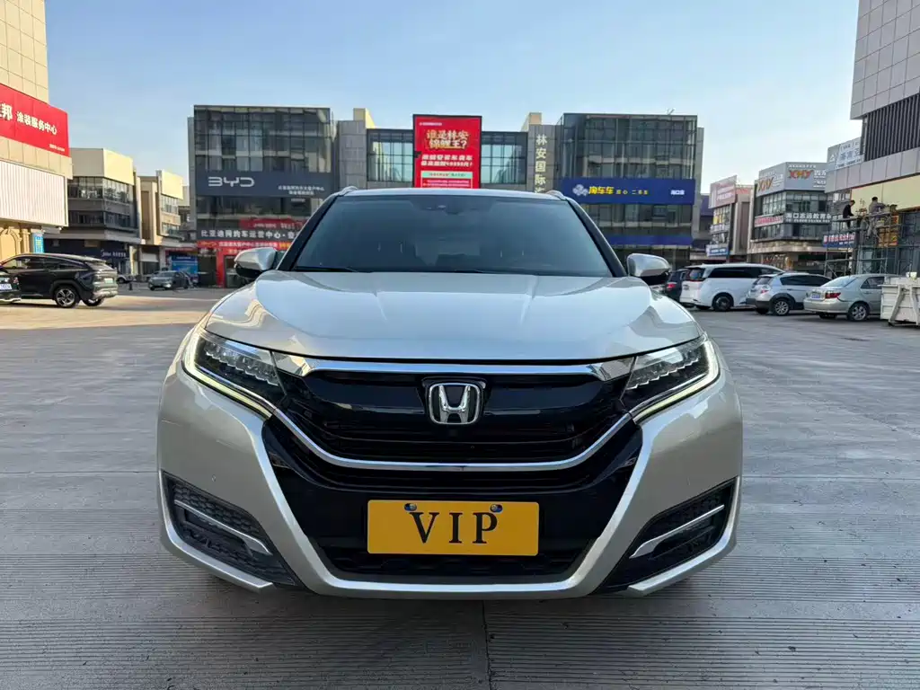HONDA UR V