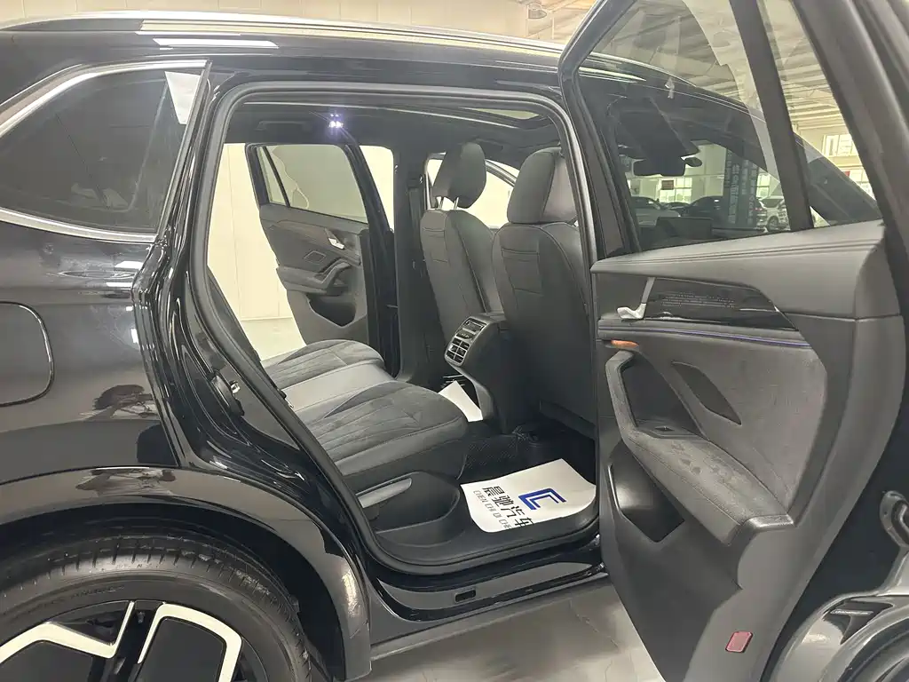 Volkswagen Tiguan L — миниатюра 14