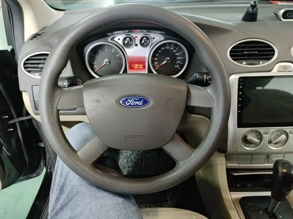 Ford Focus — миниатюра 11
