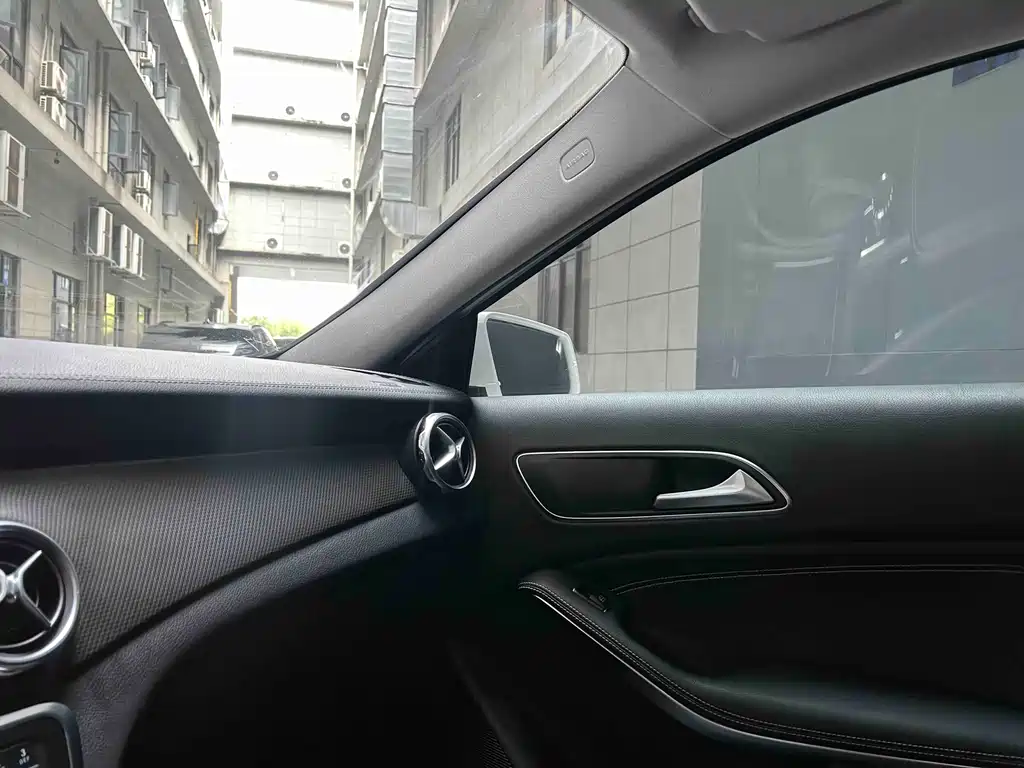 Mercedes-Benz GLA — миниатюра 15