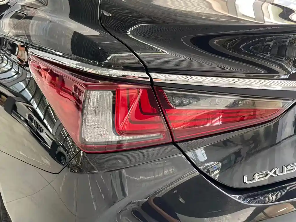 Lexus ES — миниатюра 15