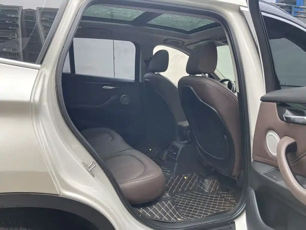 BMW X1 — миниатюра 9