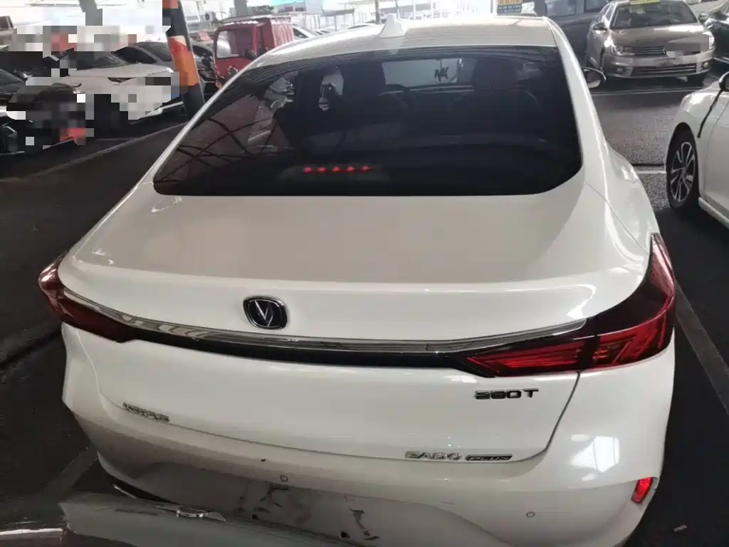 Changan Eado — миниатюра 6