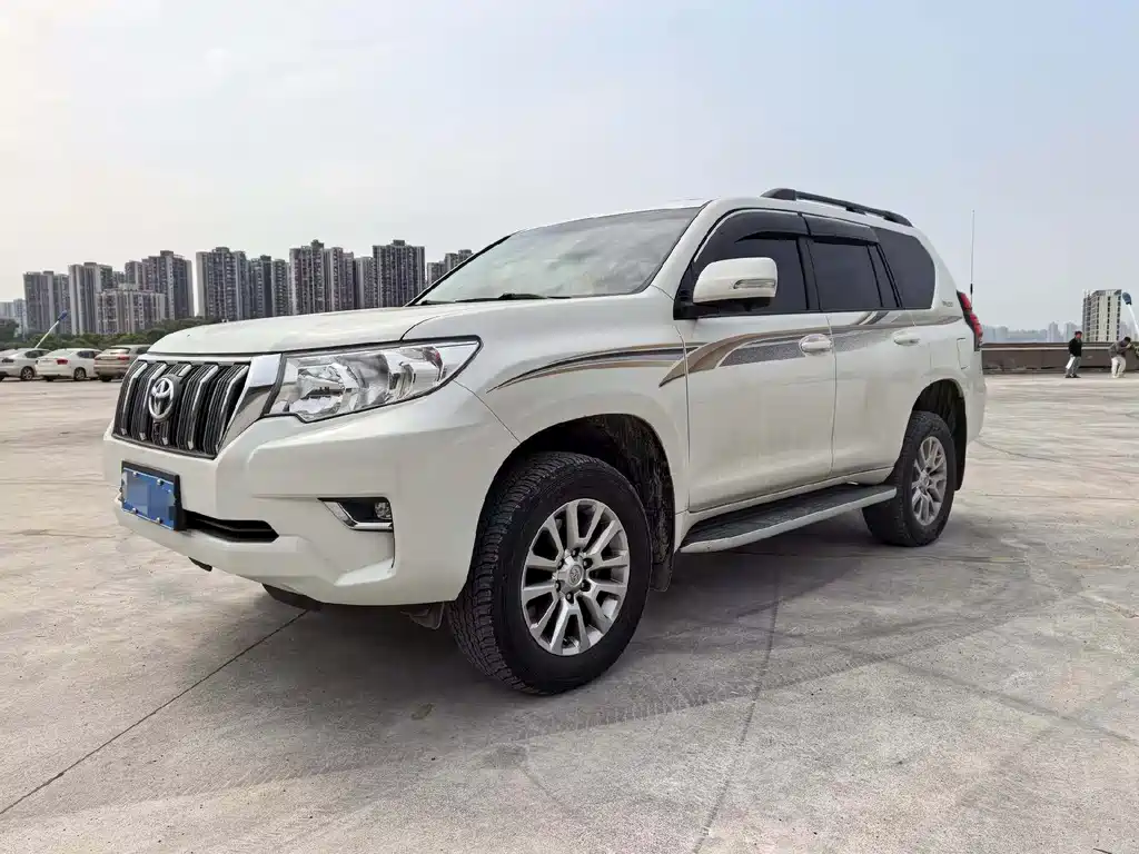 TOYOTA PRADO