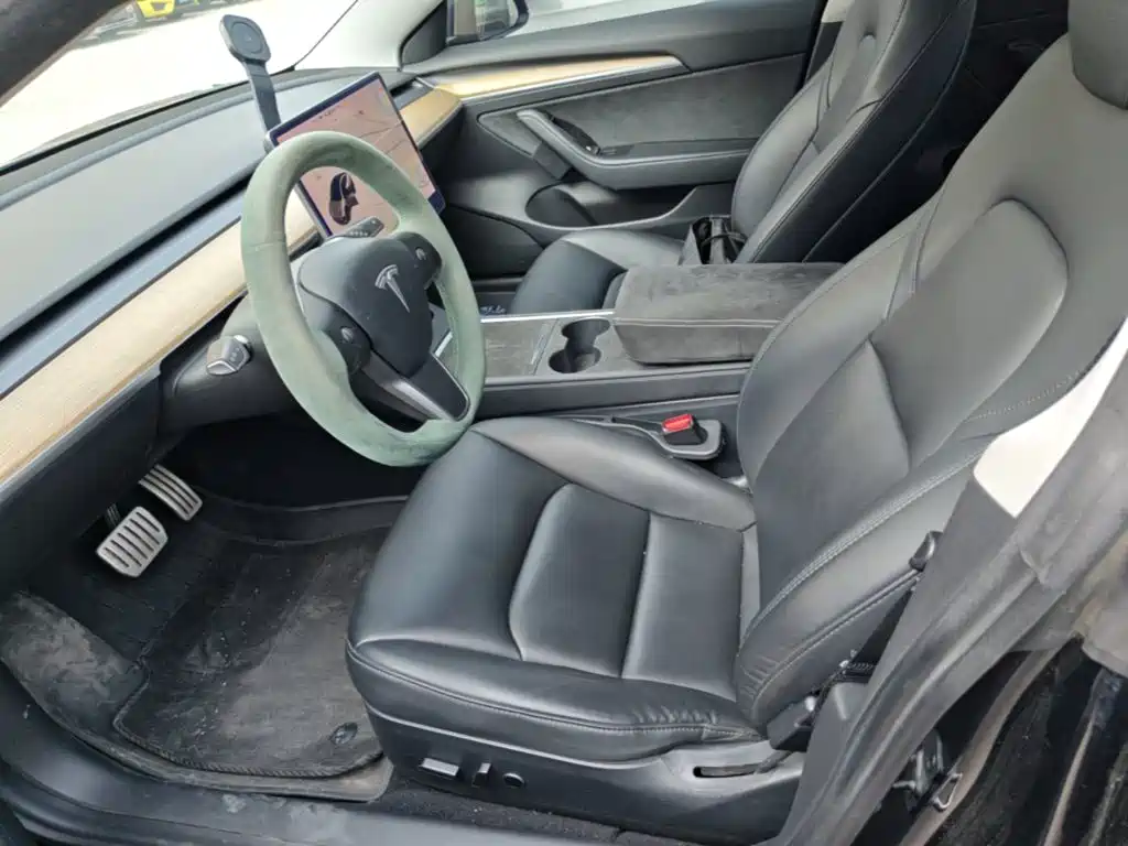 Tesla Model 3 — миниатюра 15