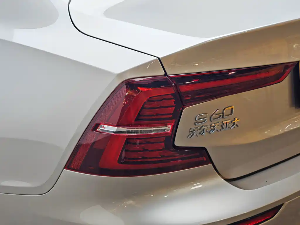 Volvo S60 — миниатюра 7
