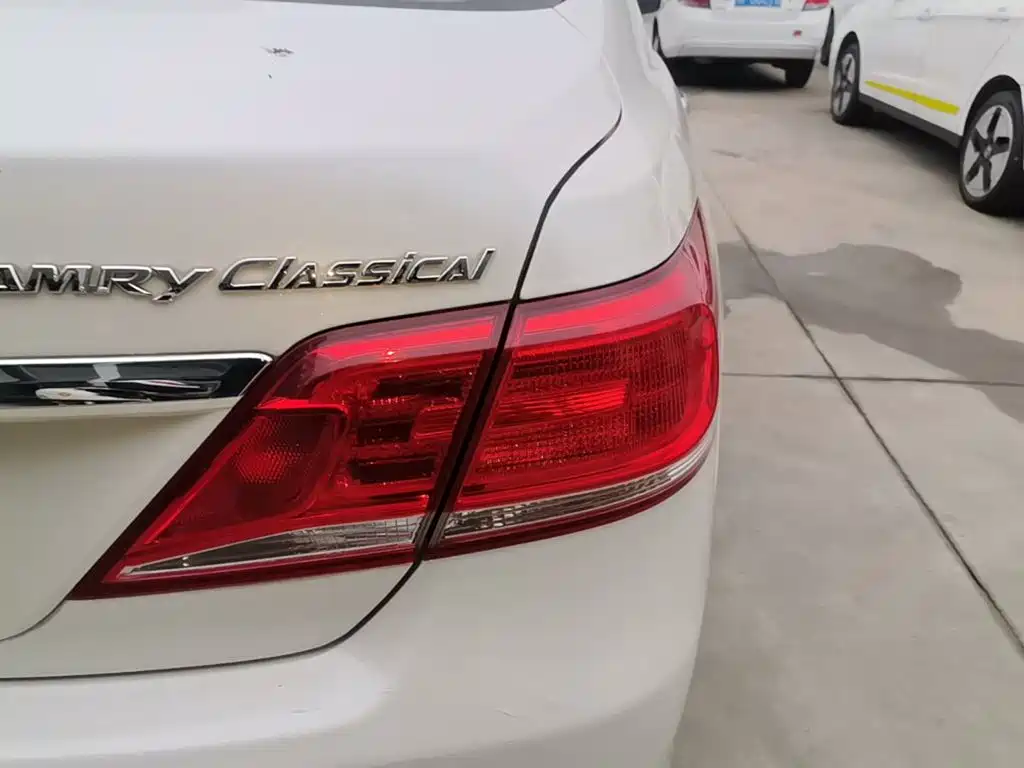 Toyota Camry — миниатюра 8