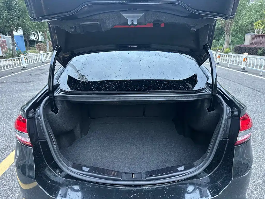 Ford Mondeo — миниатюра 11