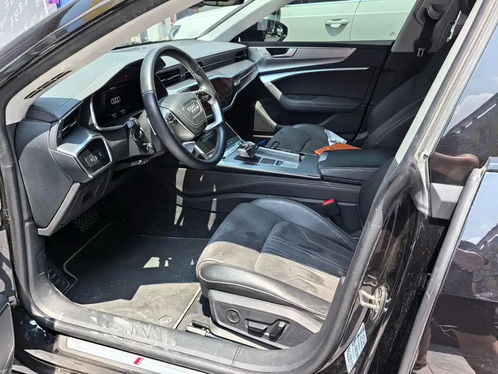 Audi A7L 2024 45 TFSI Luxury