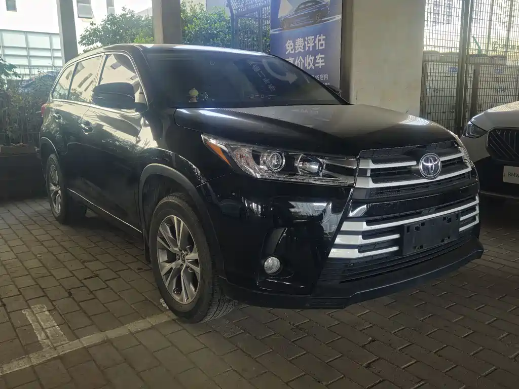 TOYOTA HIGHLANDER