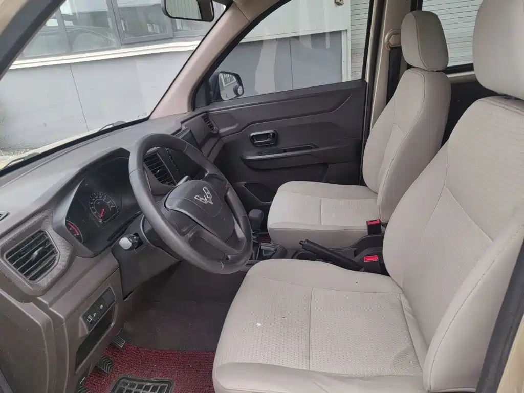 Wuling Hongguang V — миниатюра 12