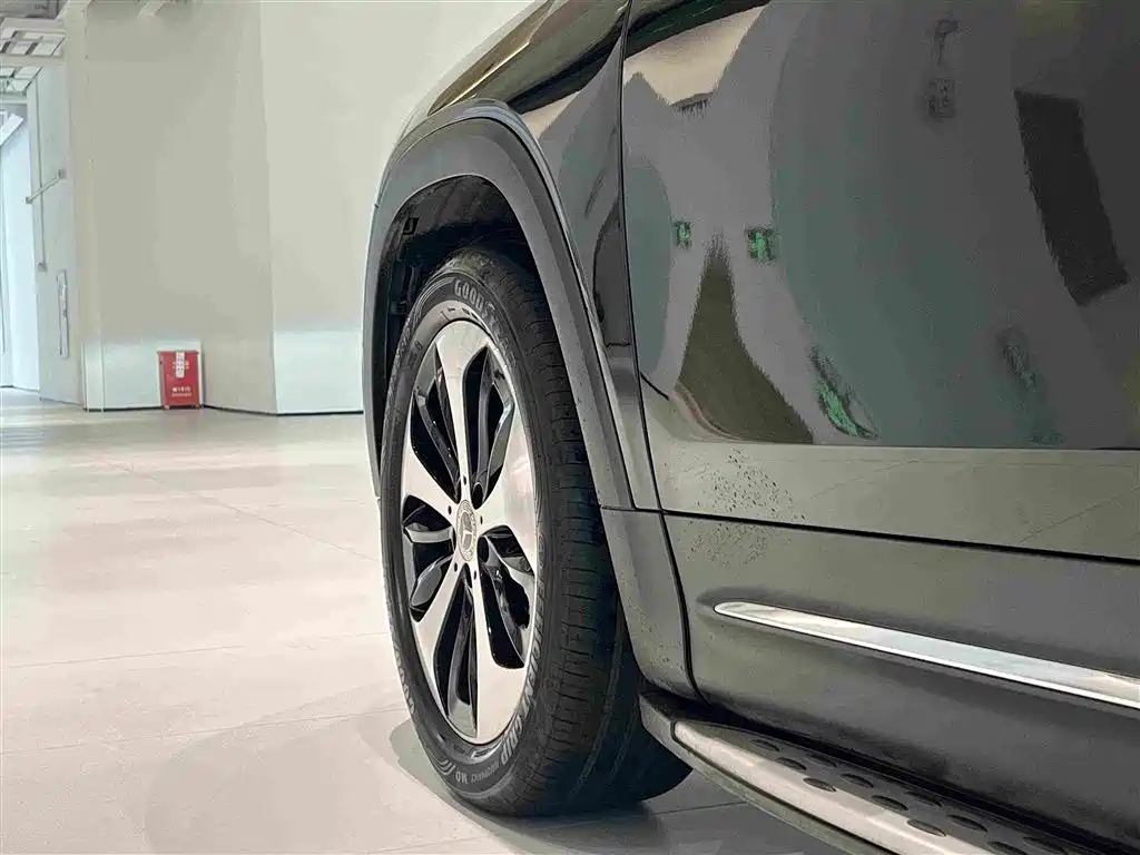 Mercedes-Benz GLB — миниатюра 16