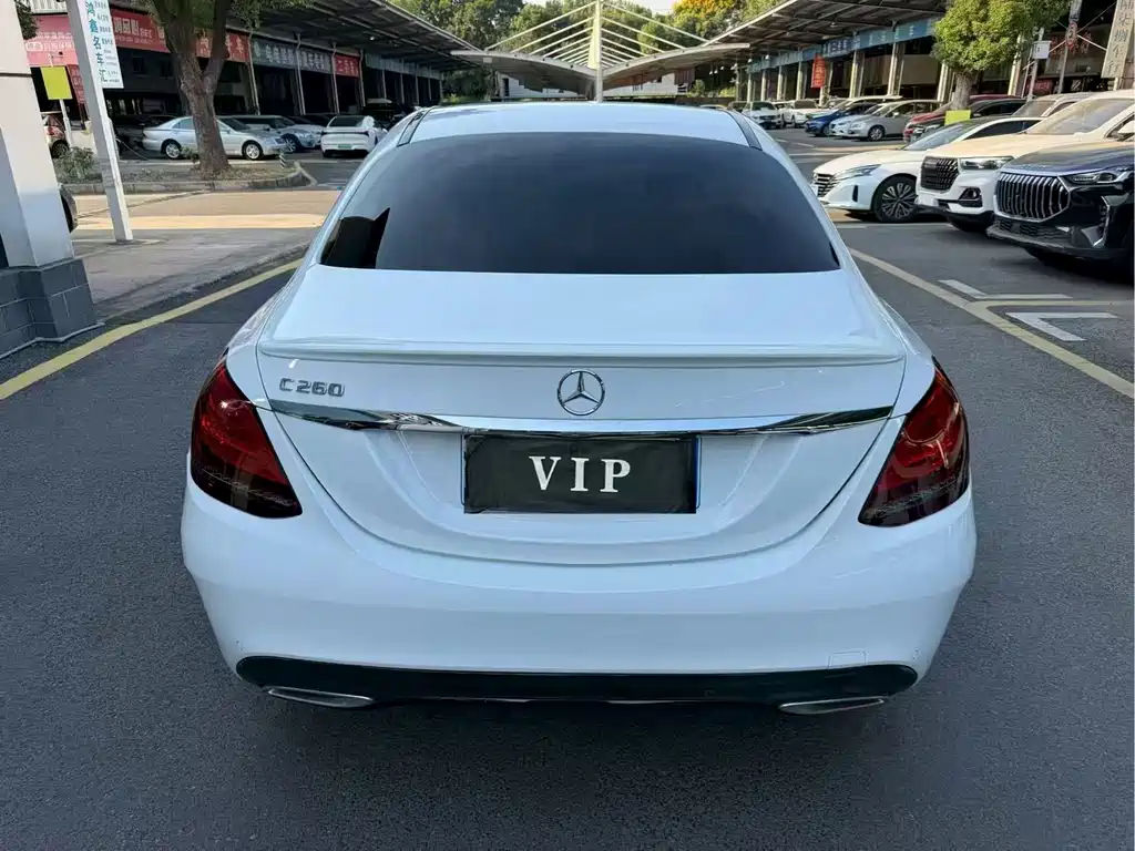 Mercedes-Benz C-Class — миниатюра 8