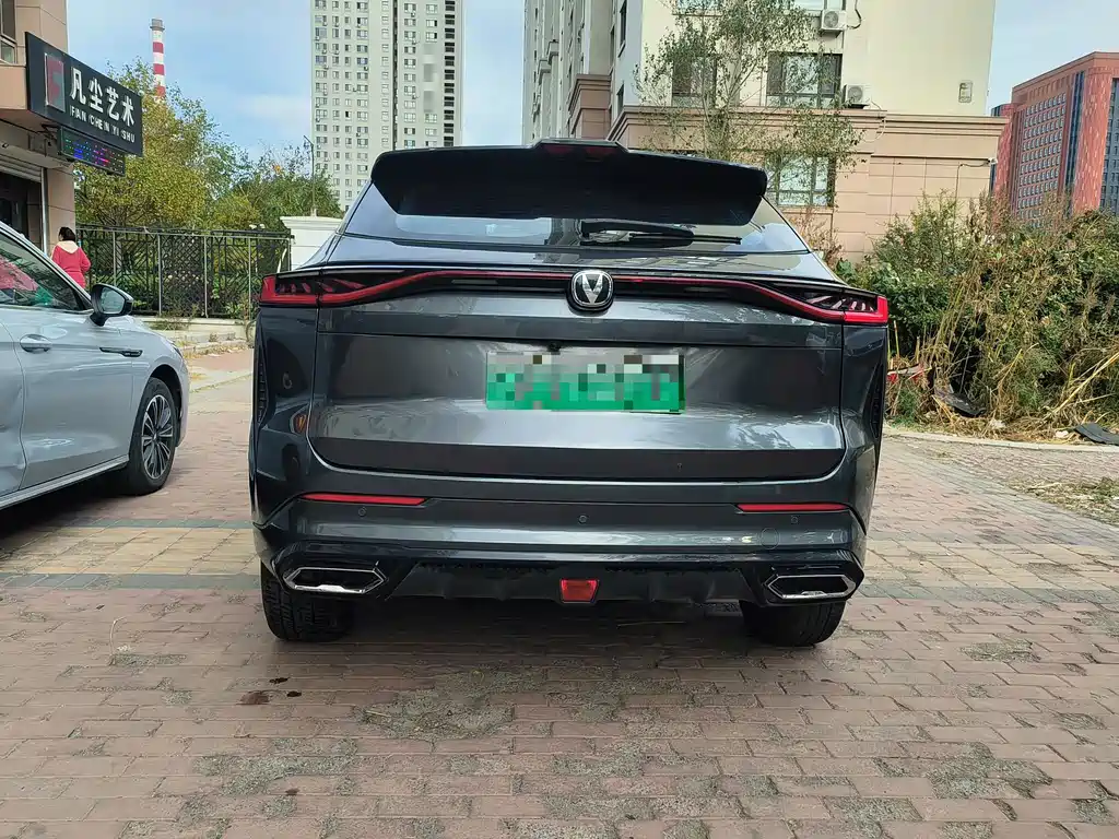 Changan UNI-Z New Energy — миниатюра 8