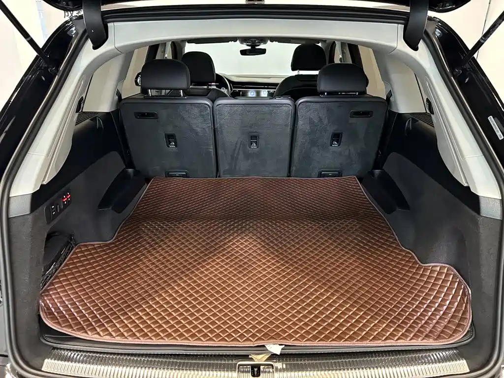 Audi Q7 — миниатюра 6