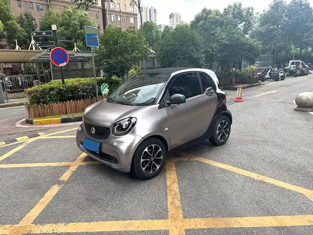 smart fortwo 2015 1.0 L 52 — фото 1