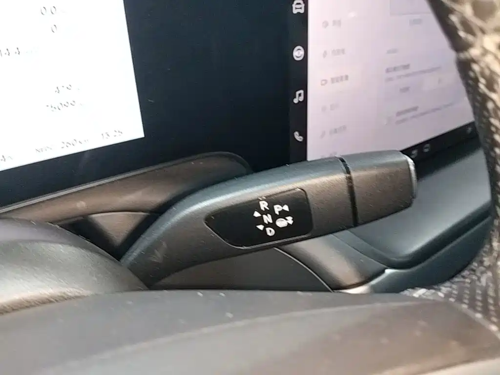 XPeng P7 — миниатюра 14