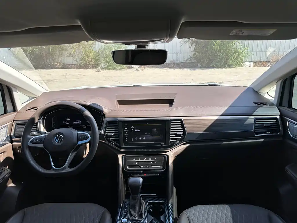 Volkswagen Viloran — миниатюра 4