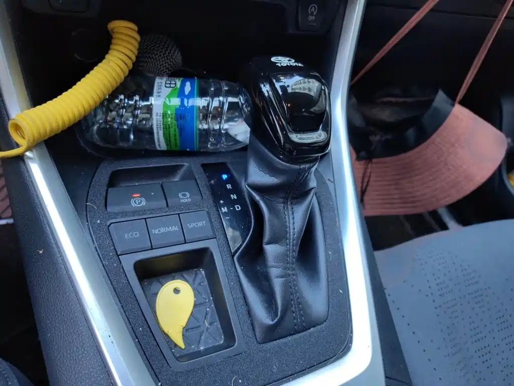 Toyota RAV4 — миниатюра 7