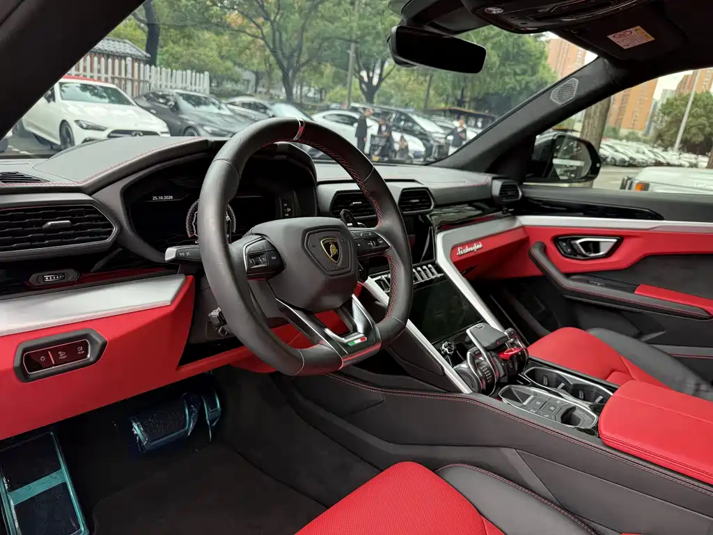 Lamborghini Urus — миниатюра 9