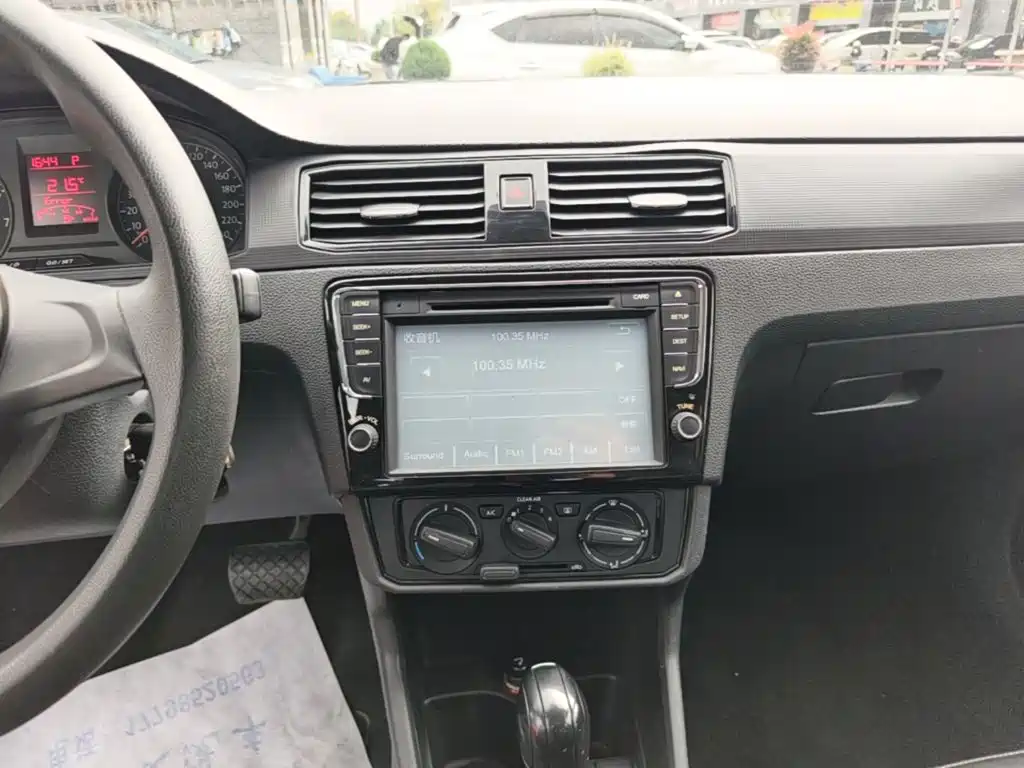 Volkswagen Santana — миниатюра 13