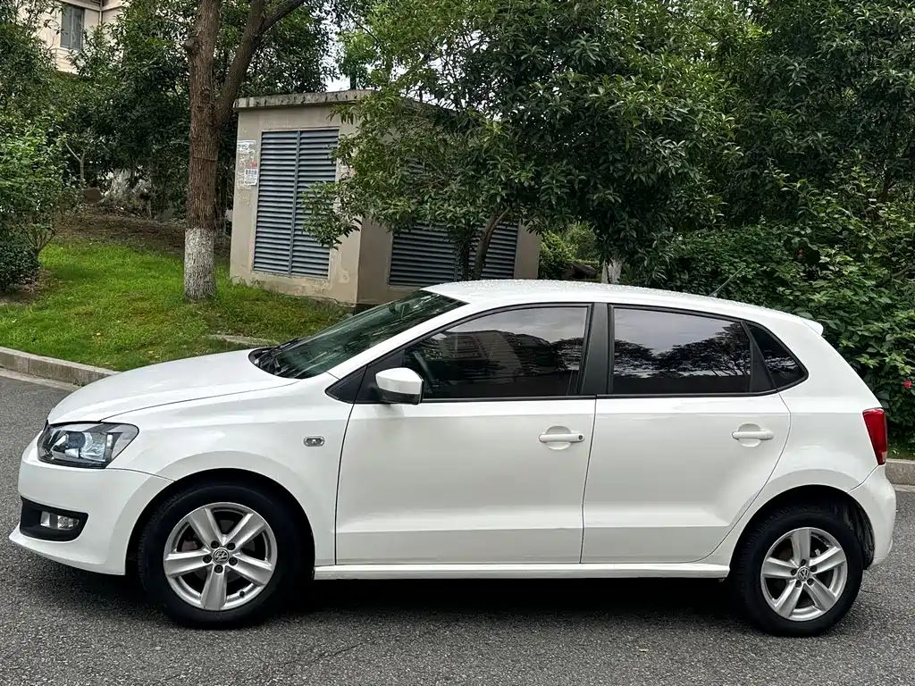Volkswagen Polo 2013 1.6L AT Comfort