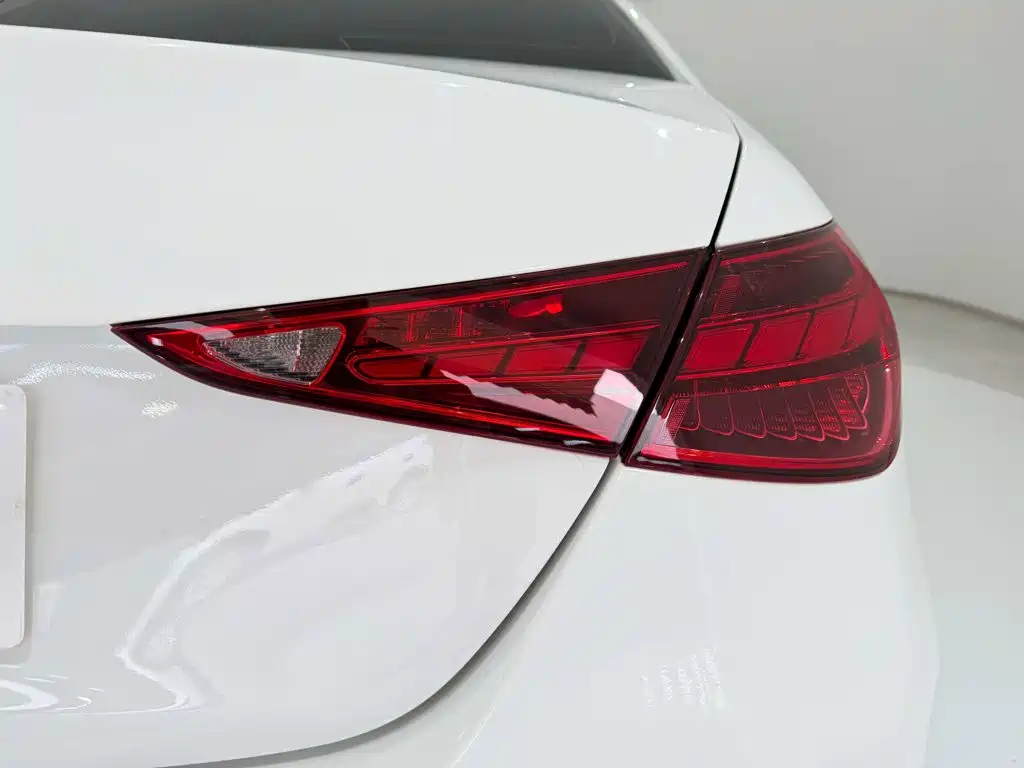Mercedes-Benz C-Class — миниатюра 10