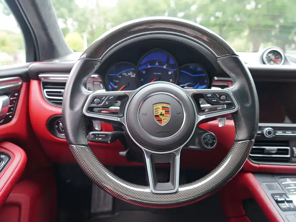 Porsche Macan — миниатюра 7