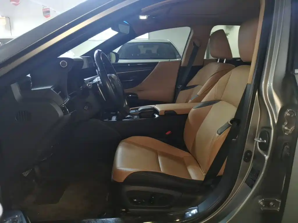 Lexus ES — миниатюра 15