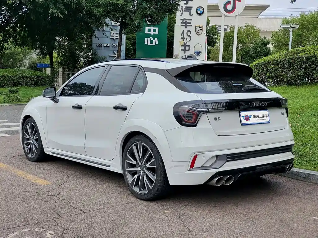 Lynk & Co 02 Hatchback — миниатюра 4