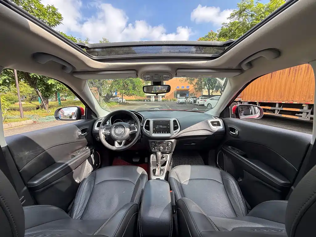 Jeep Compass — миниатюра 11