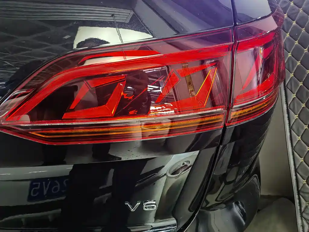 Volkswagen Touareg — миниатюра 7