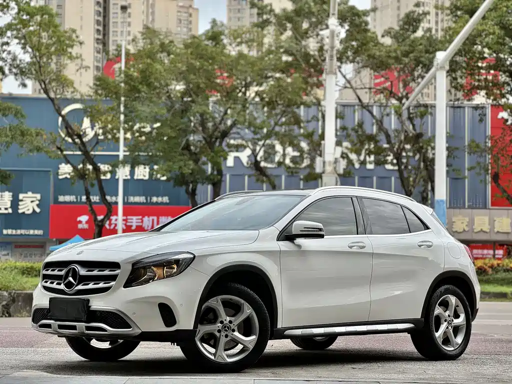 Mercedes-Benz GLA — миниатюра 10