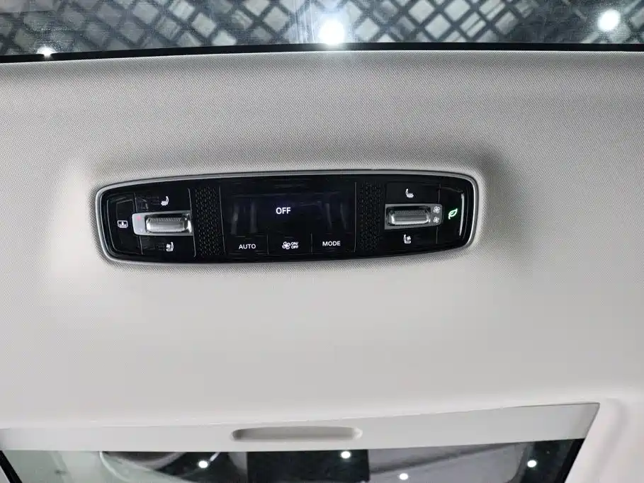 Roewe iMAX8 — фотографии объявления, Фото 14
