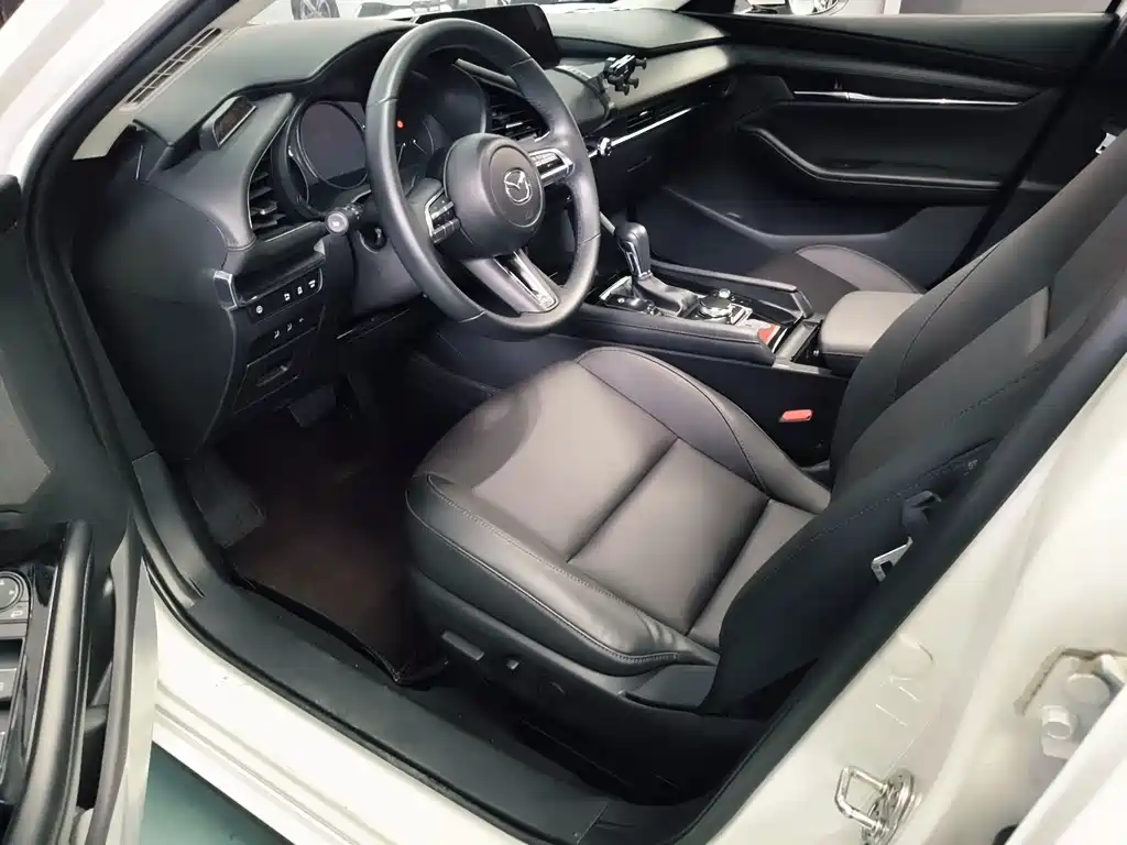 Mazda 3 Axela — миниатюра 7