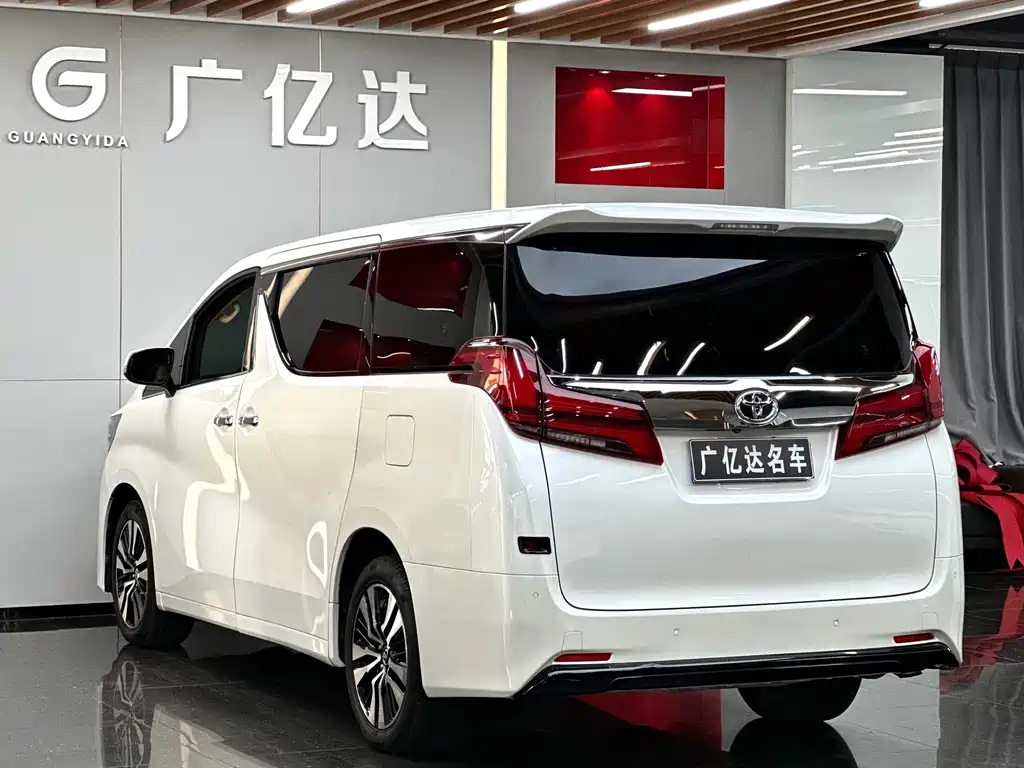 Toyota Alphard — миниатюра 23