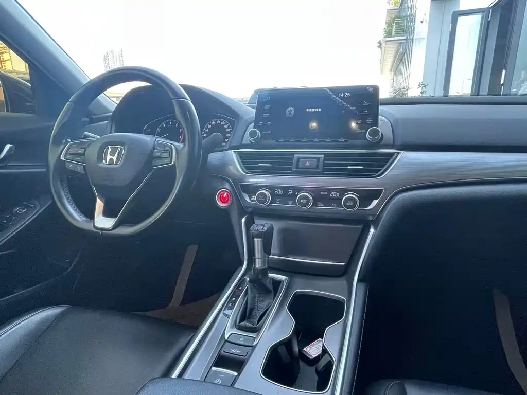 Honda Accord — миниатюра 13