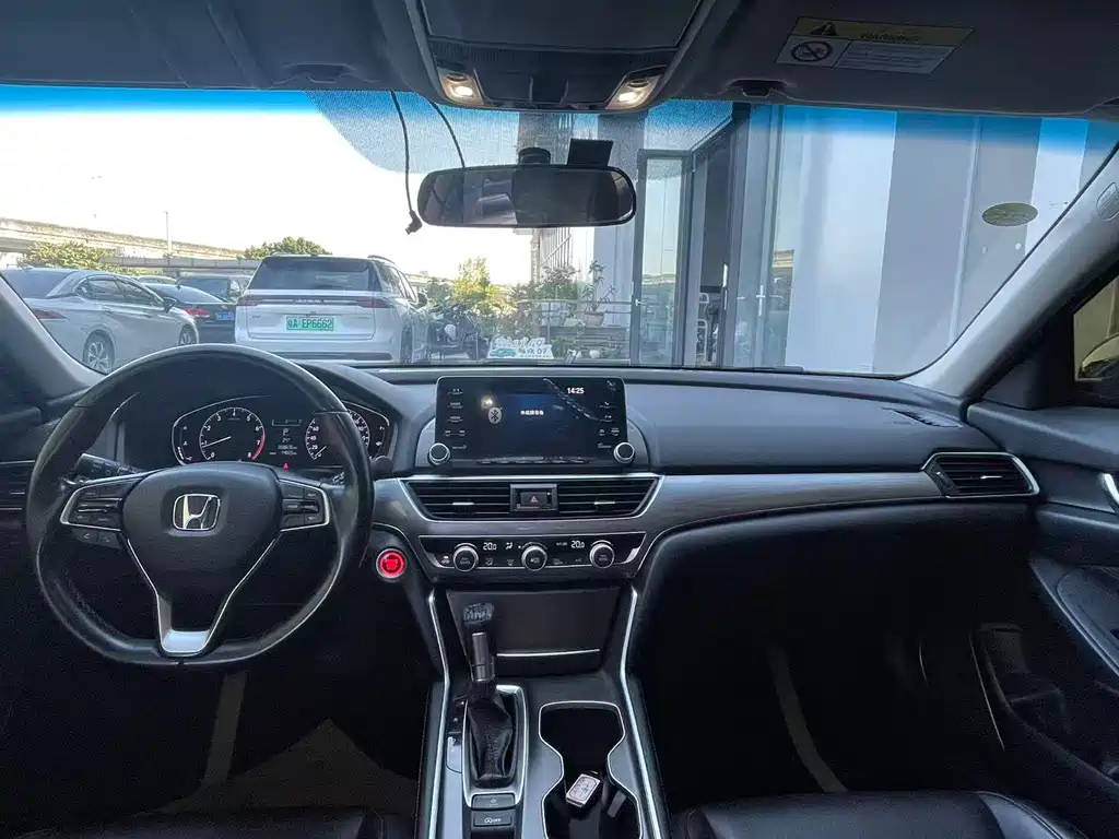 Honda Accord — миниатюра 11