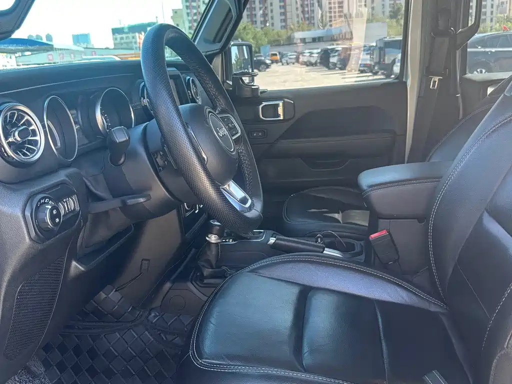 Jeep Wrangler — миниатюра 4