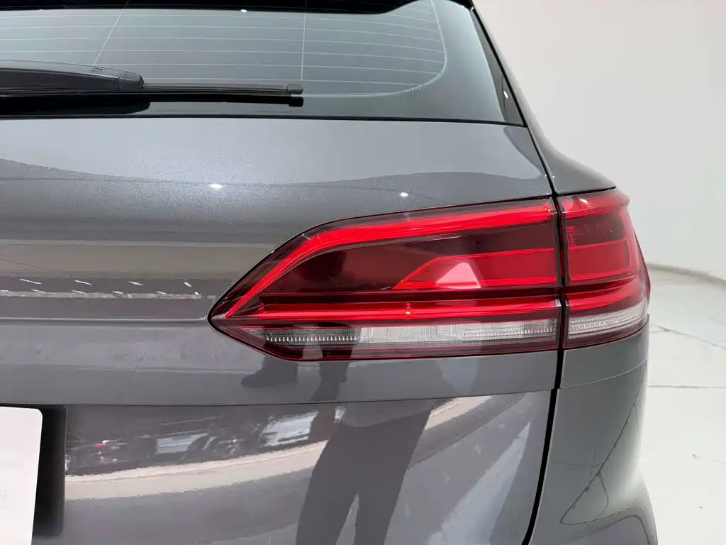 Volkswagen Touareg — миниатюра 10